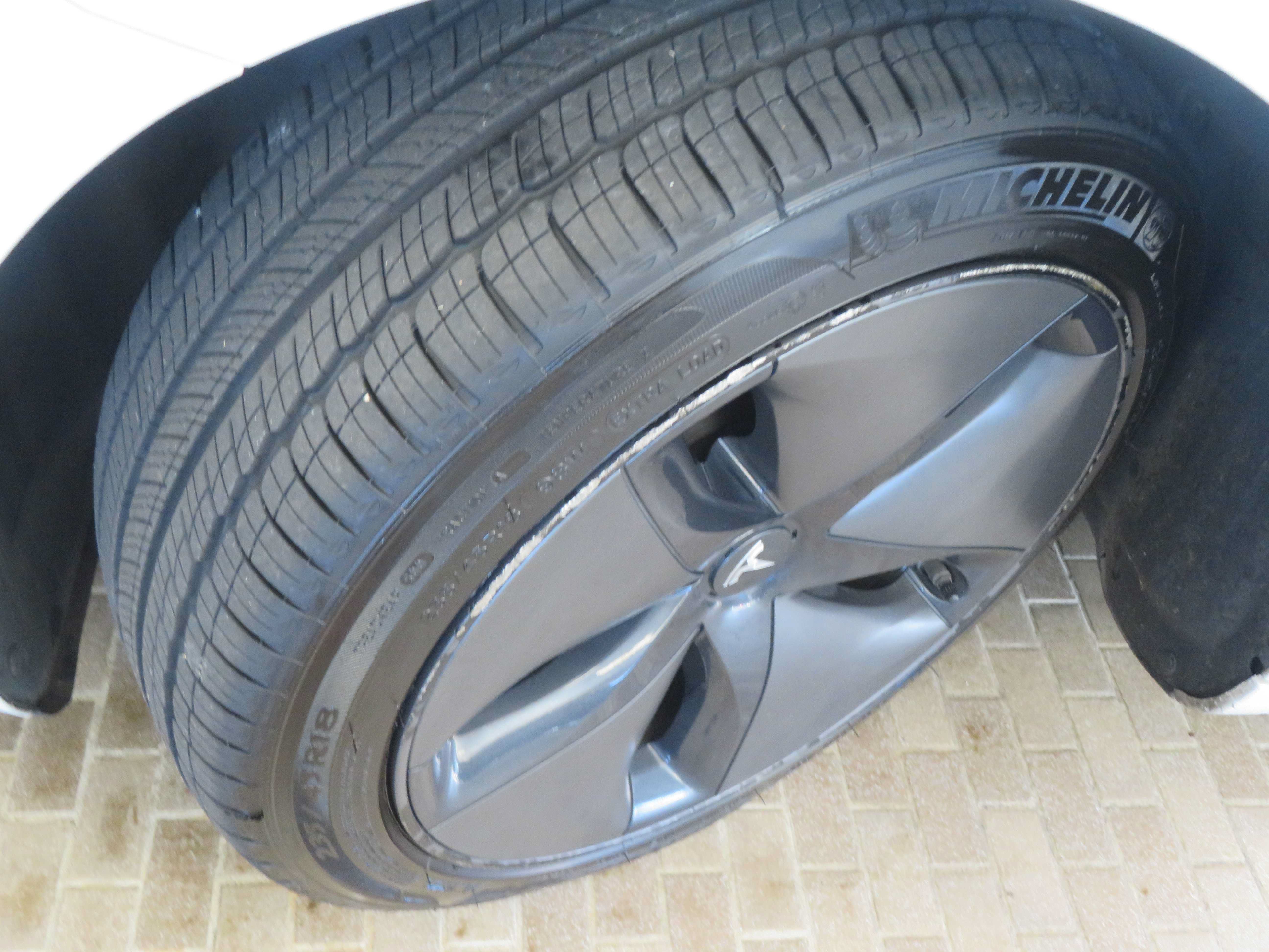 Used 2018 Tesla Model 3 Long Range AWD/4WD image 11