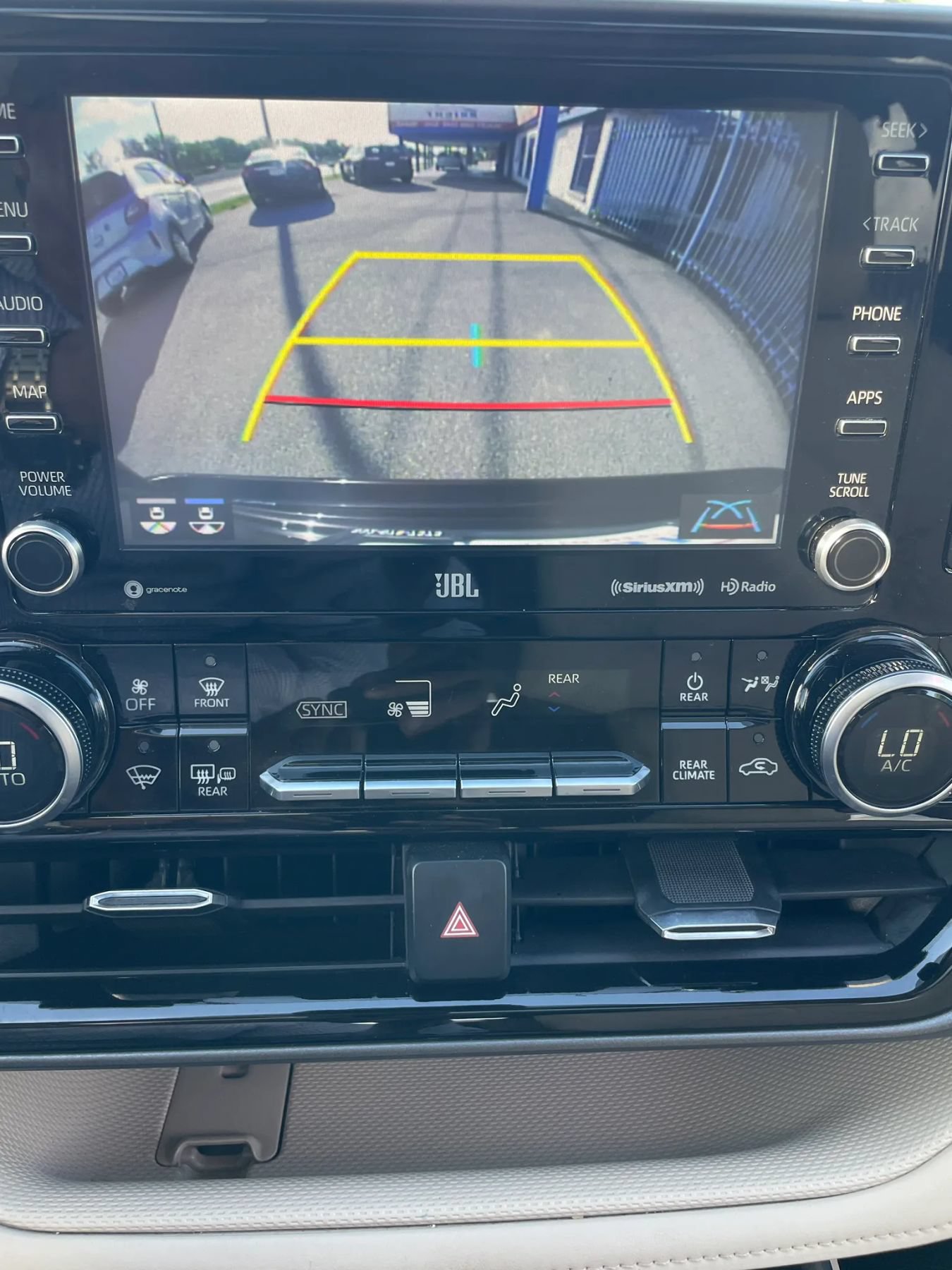 Used 2020 Toyota Highlander Limited FWD image 31