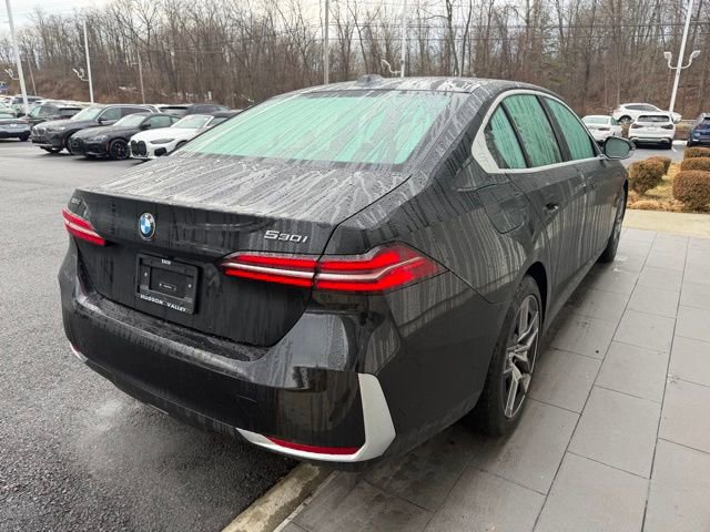 Used 2026 BMW 530i xDrive w/ Executive Package image 7