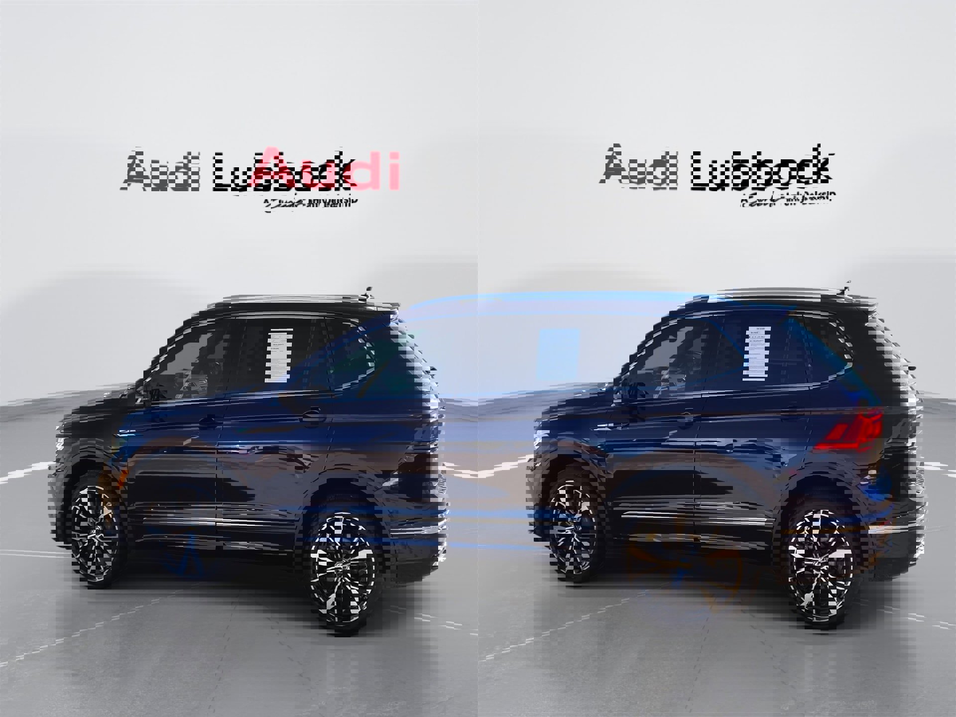 Used 2024 Volkswagen Tiguan SEL R-Line w/ MDO Package, Two-Row image 6