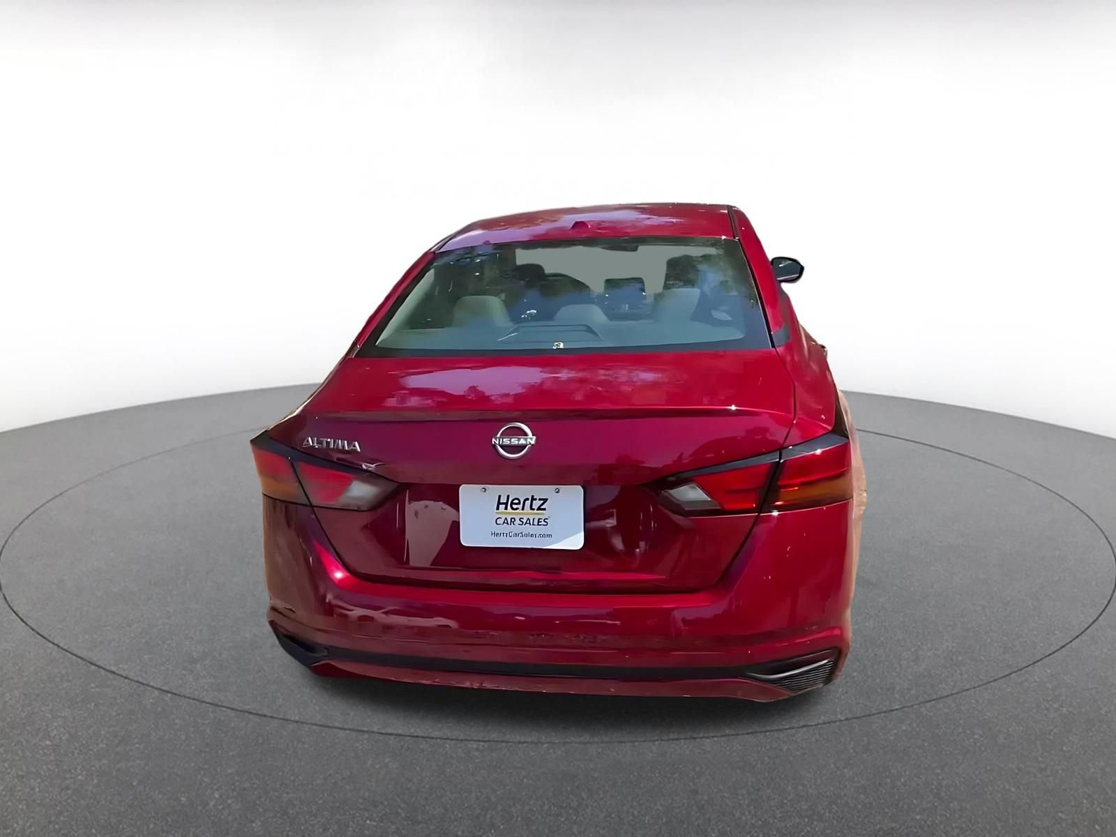 Used 2025 Nissan Altima 2.5 SV FWD image 14