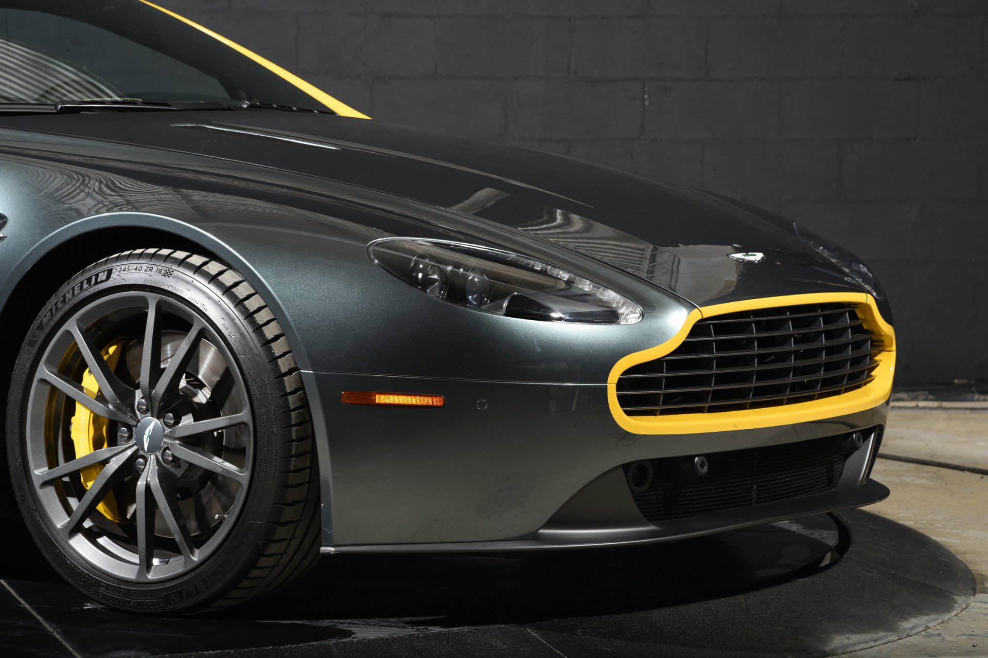 Used 2016 Aston Martin V8 Vantage GT RWD image 24