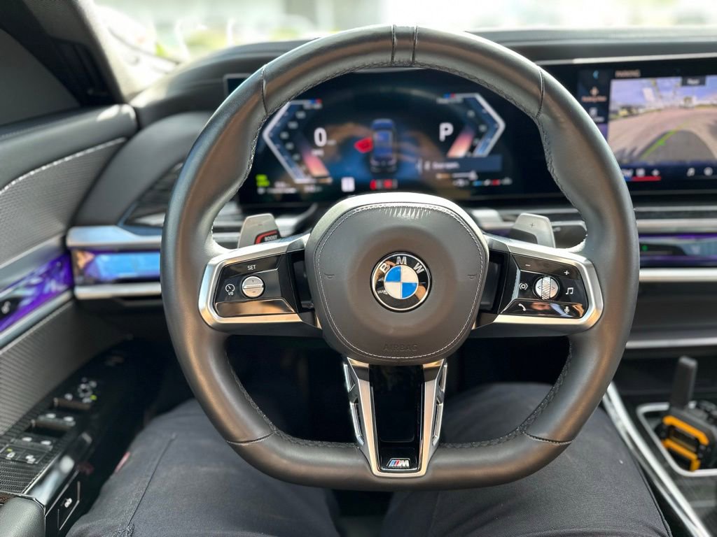 Used 2025 BMW 740i image 6