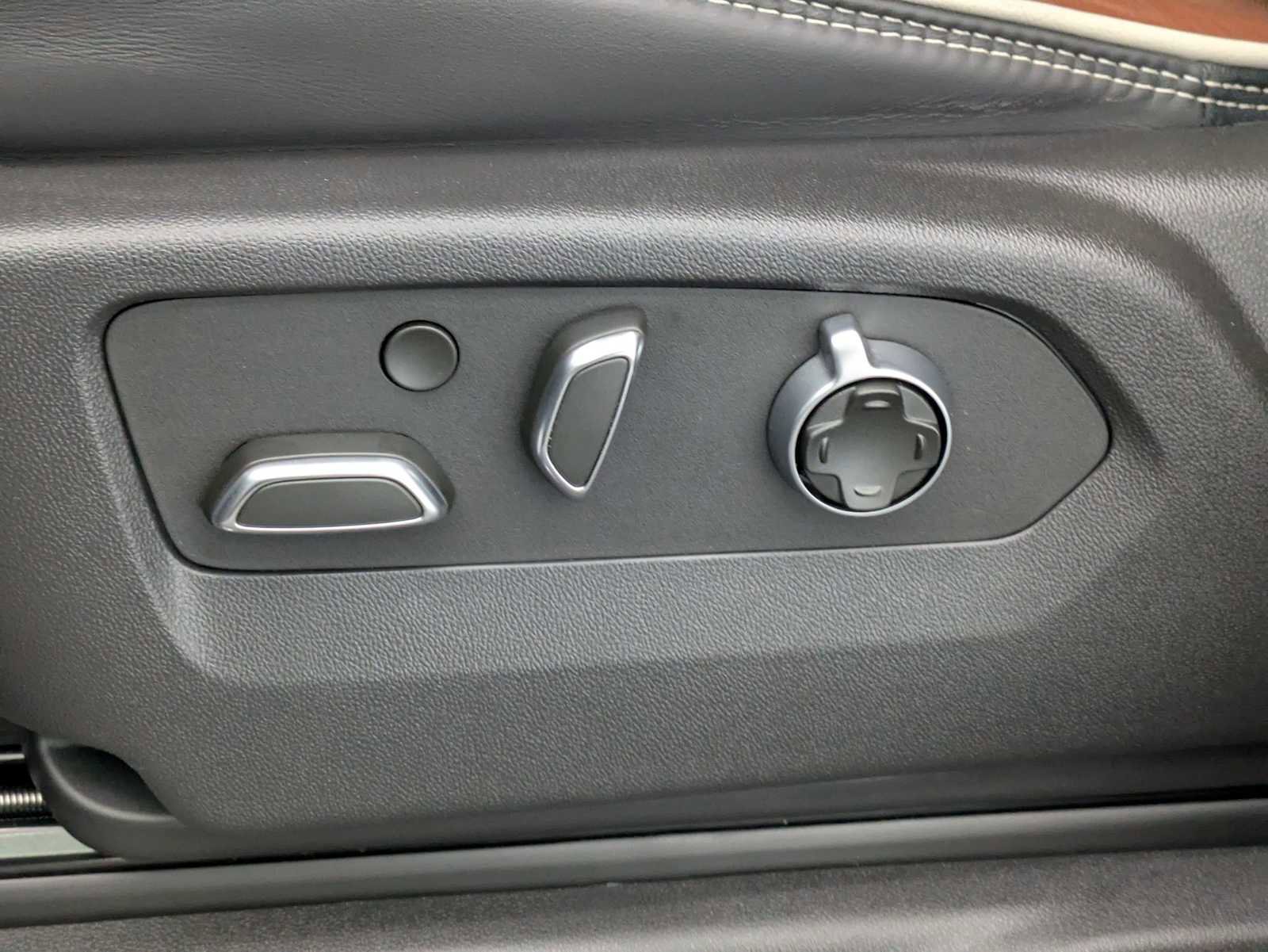 Used 2025 GMC Sierra 1500 Denali Ultimate image 19