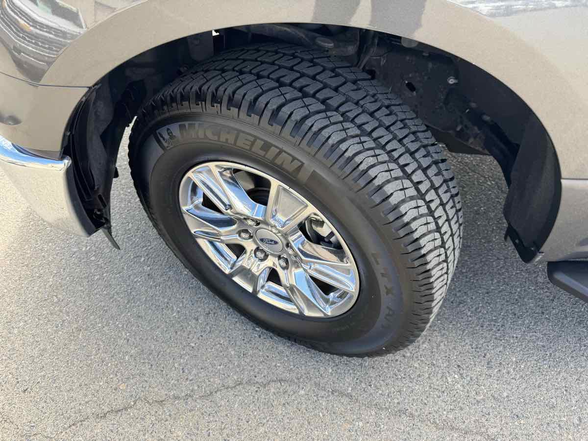 Used 2017 Ford F150 XLT w/ Equipment Group 302A Luxury AWD/4WD image 36