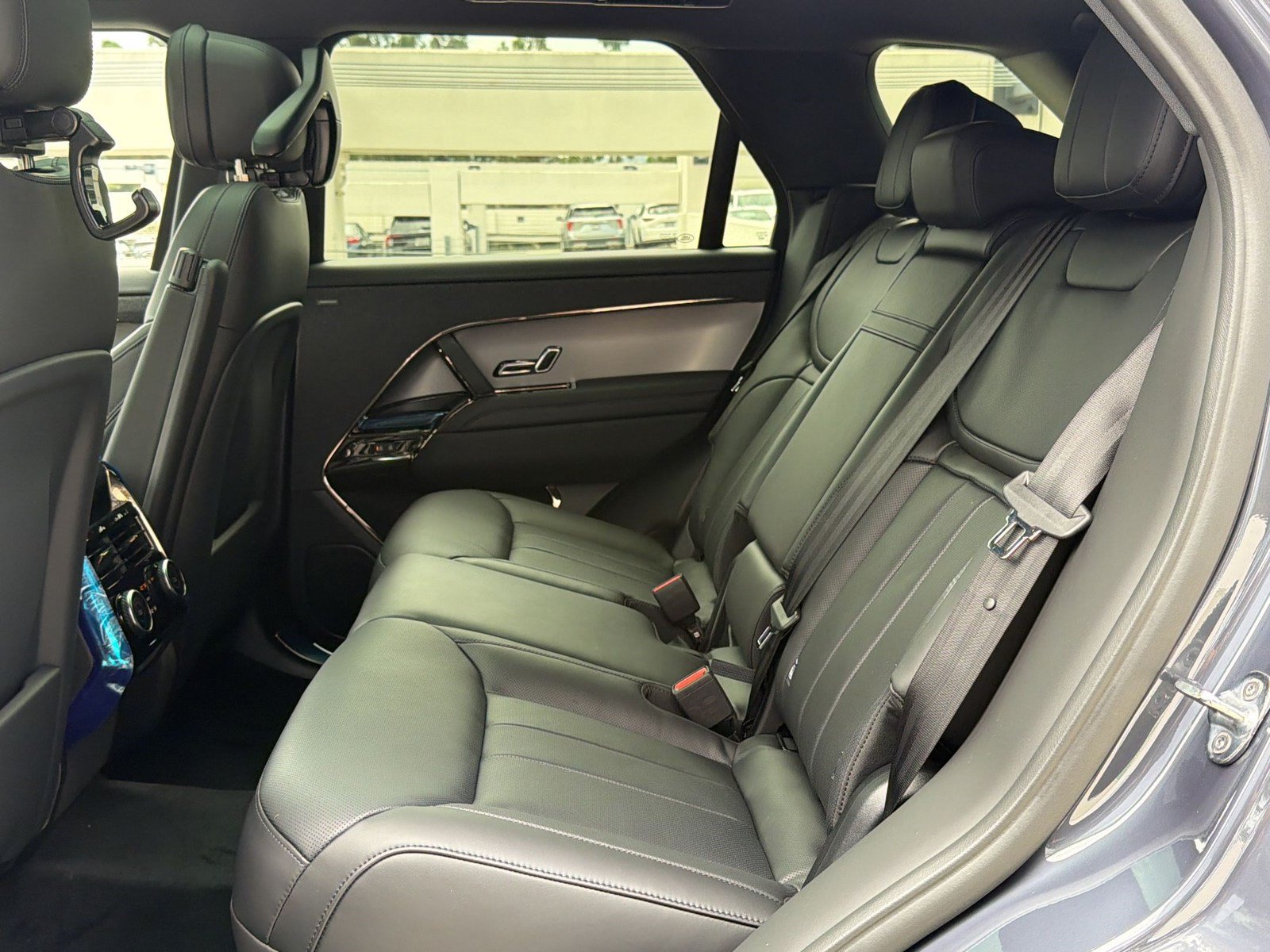 New 2026 Land Rover Range Rover Sport SE AWD/4WD image 23