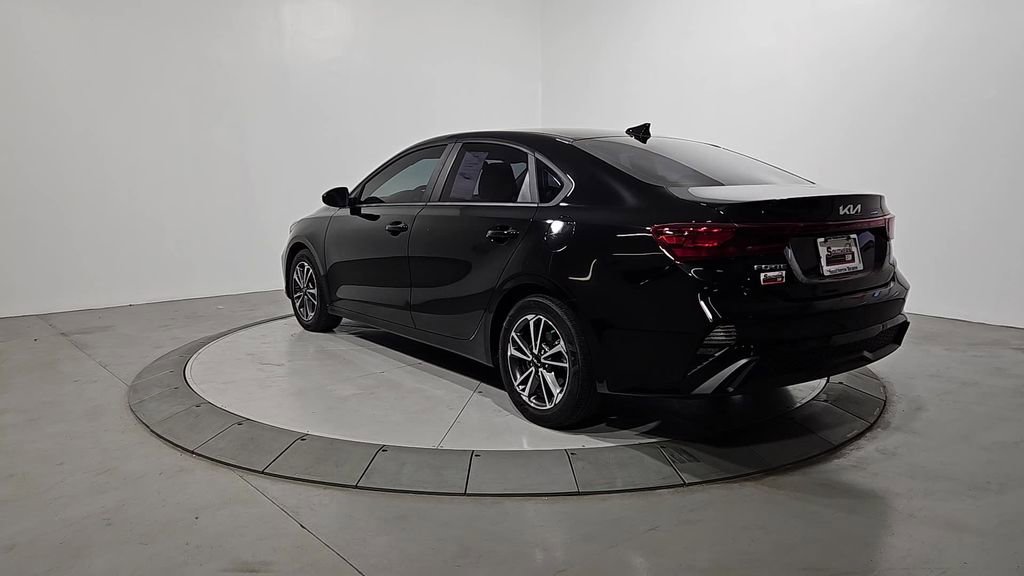 Used 2022 Kia Forte LXS image 3