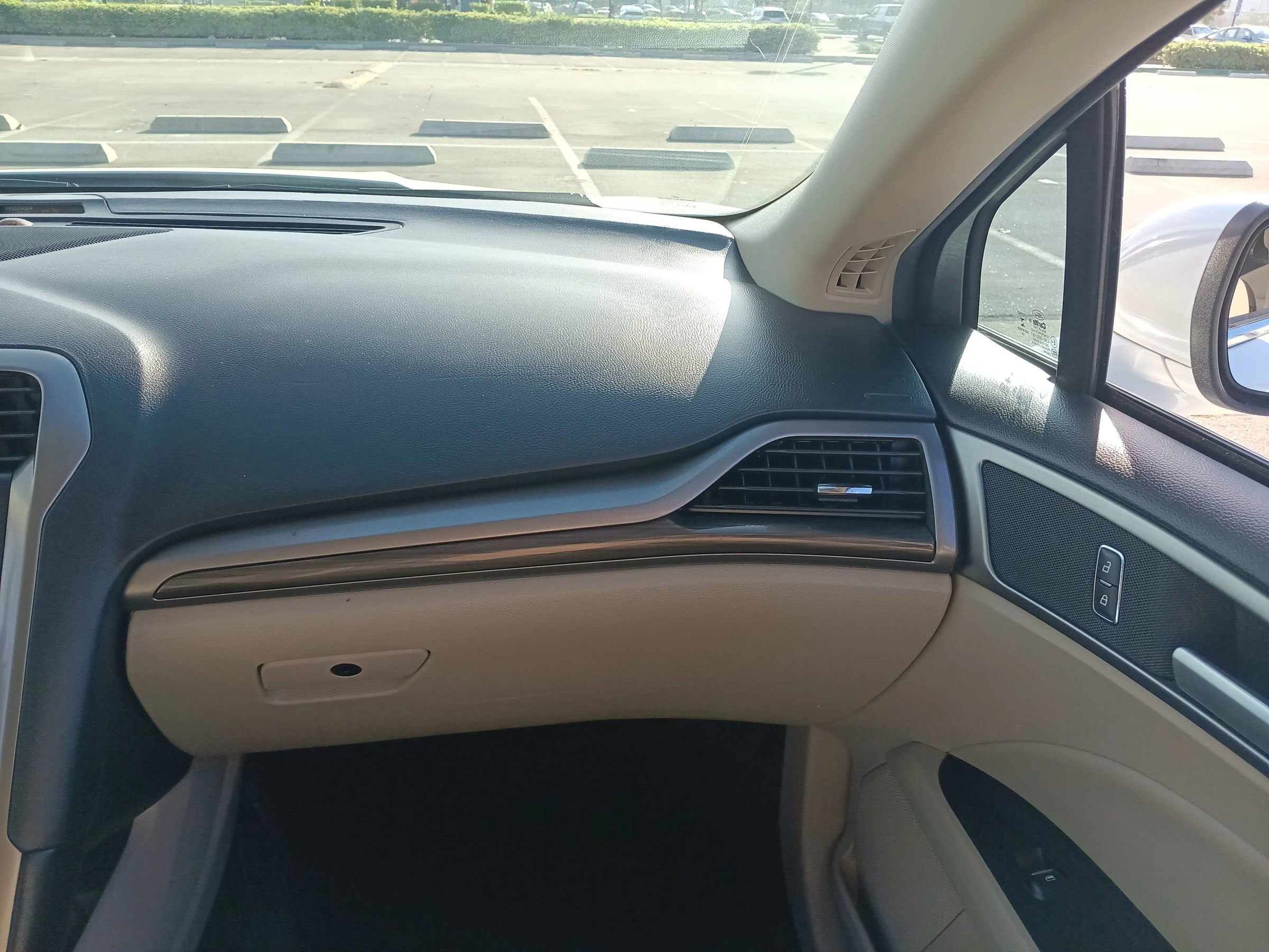 Used 2019 Ford Fusion SEL image 19