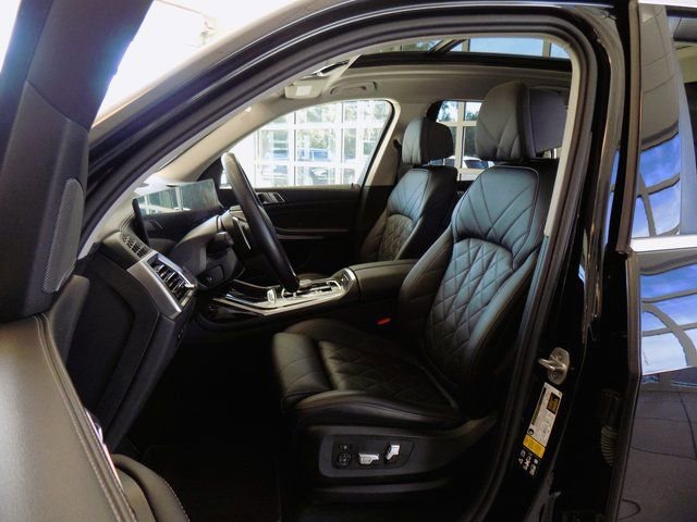 Used 2024 BMW X7 xDrive40i image 17