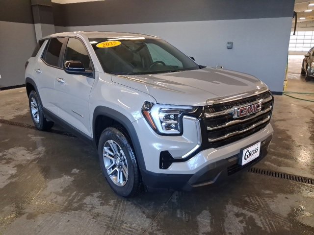 Used 2025 GMC Terrain Elevation image 2