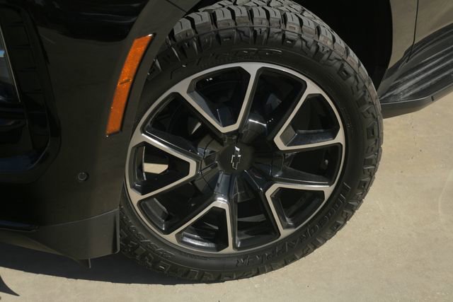 Used 2025 Chevrolet Tahoe RST w/ Comfort Package image 2