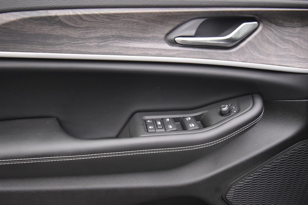 New 2027 Jeep Grand Cherokee Altitude AWD/4WD image 31