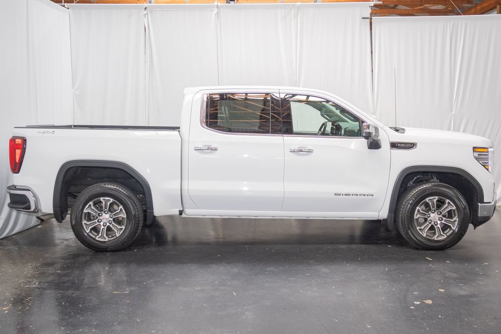 Used 2025 GMC Sierra 1500 SLT AWD/4WD image 5