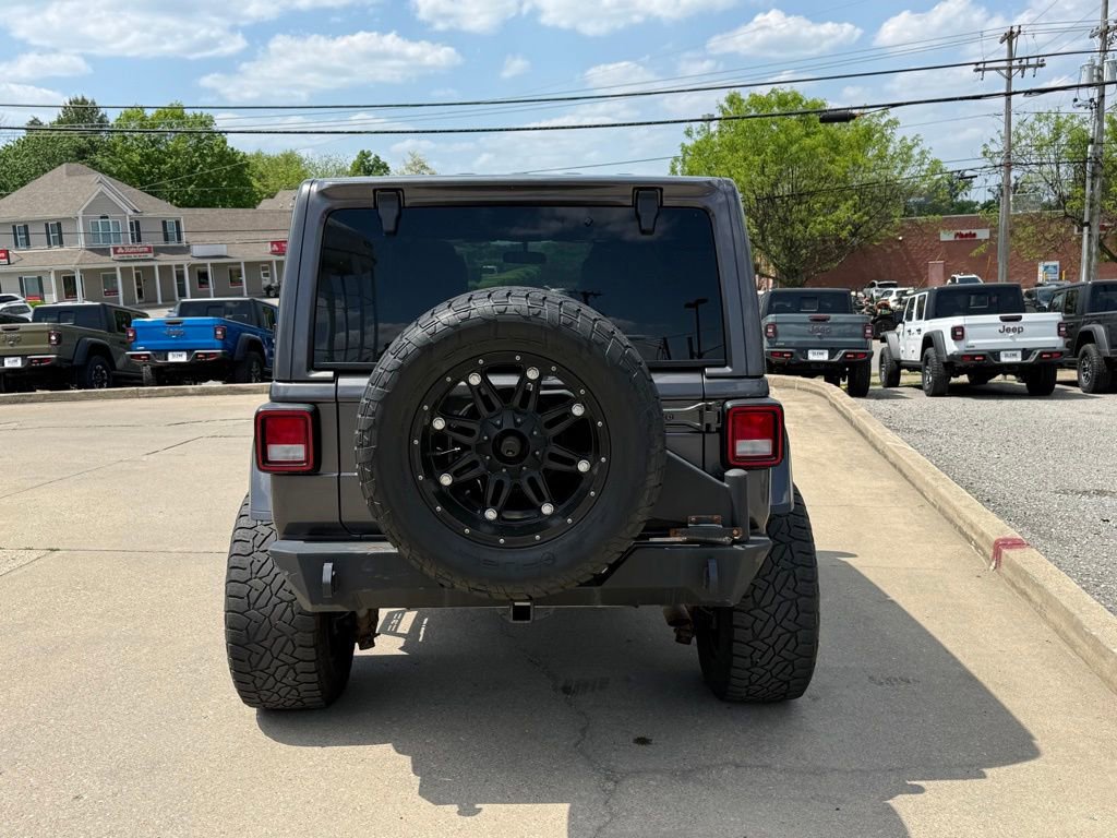 Used 2018 Jeep Wrangler Unlimited Sahara AWD/4WD image 7