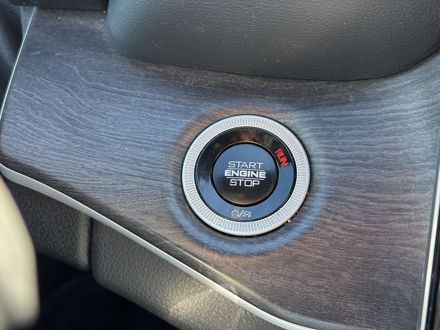 Used 2024 Jeep Grand Cherokee L Limited w/ Luxury Tech Group II image 20