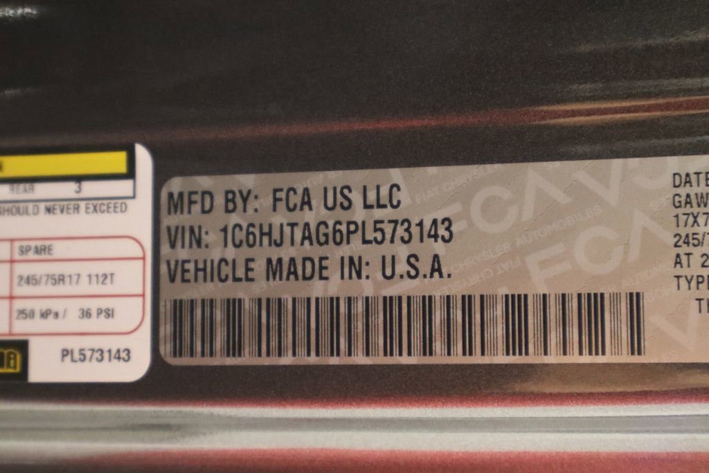 Used 2023 Jeep Gladiator Sport image 38