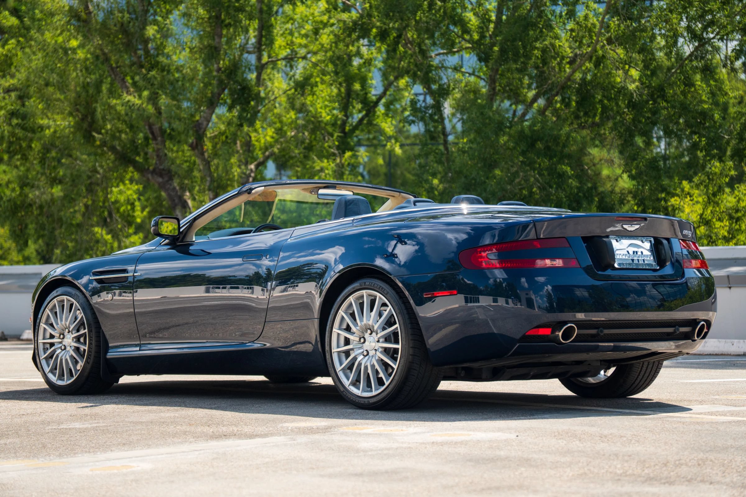 Used 2006 Aston Martin DB9 Volante RWD image 9