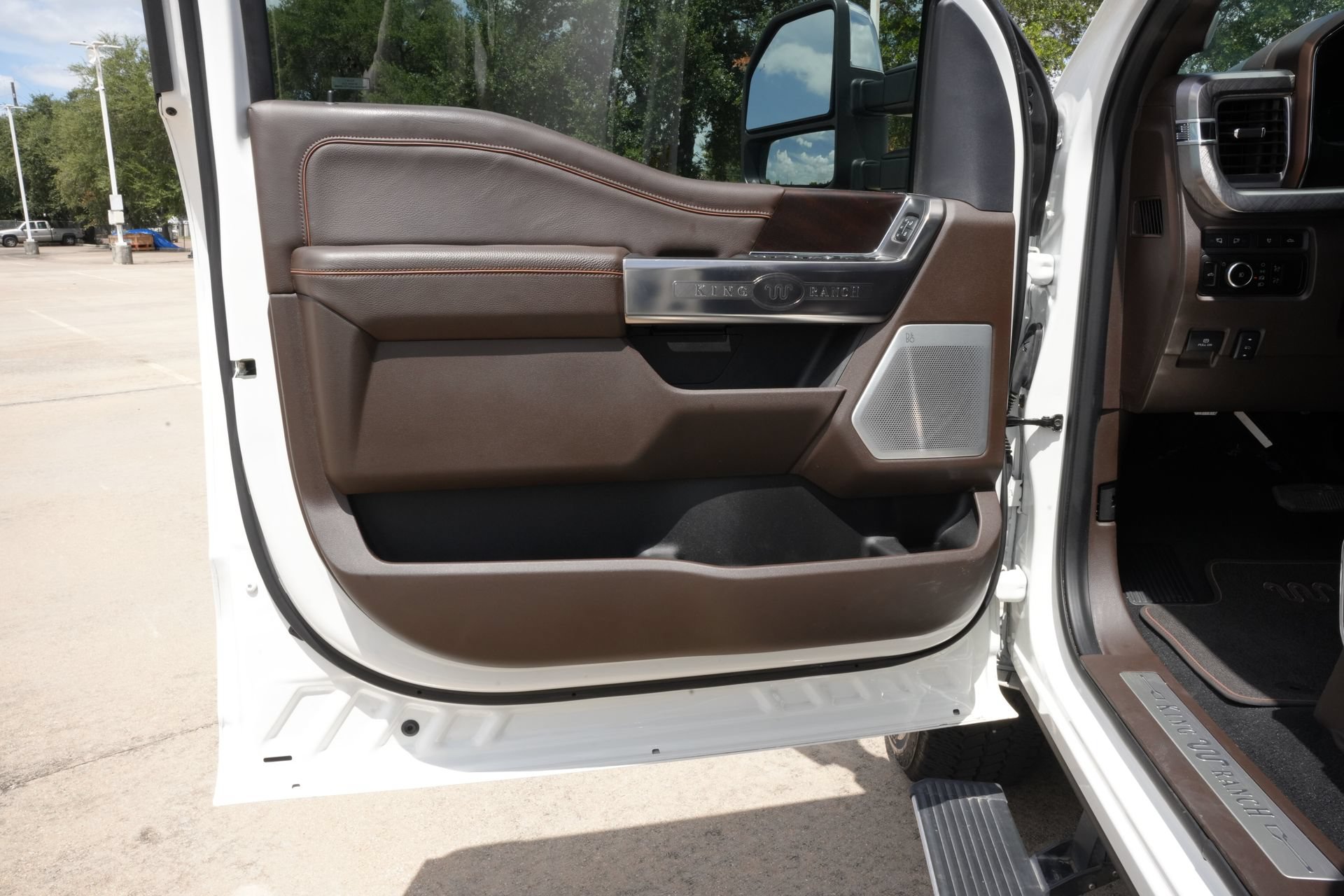 Used 2024 Ford F250 King Ranch w/ Chrome Package AWD/4WD image 18