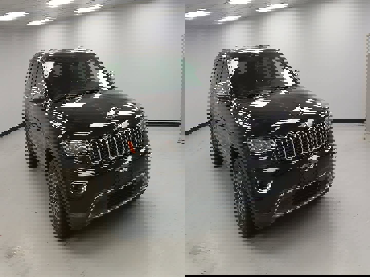 Used 2020 Jeep Grand Cherokee Limited image 2