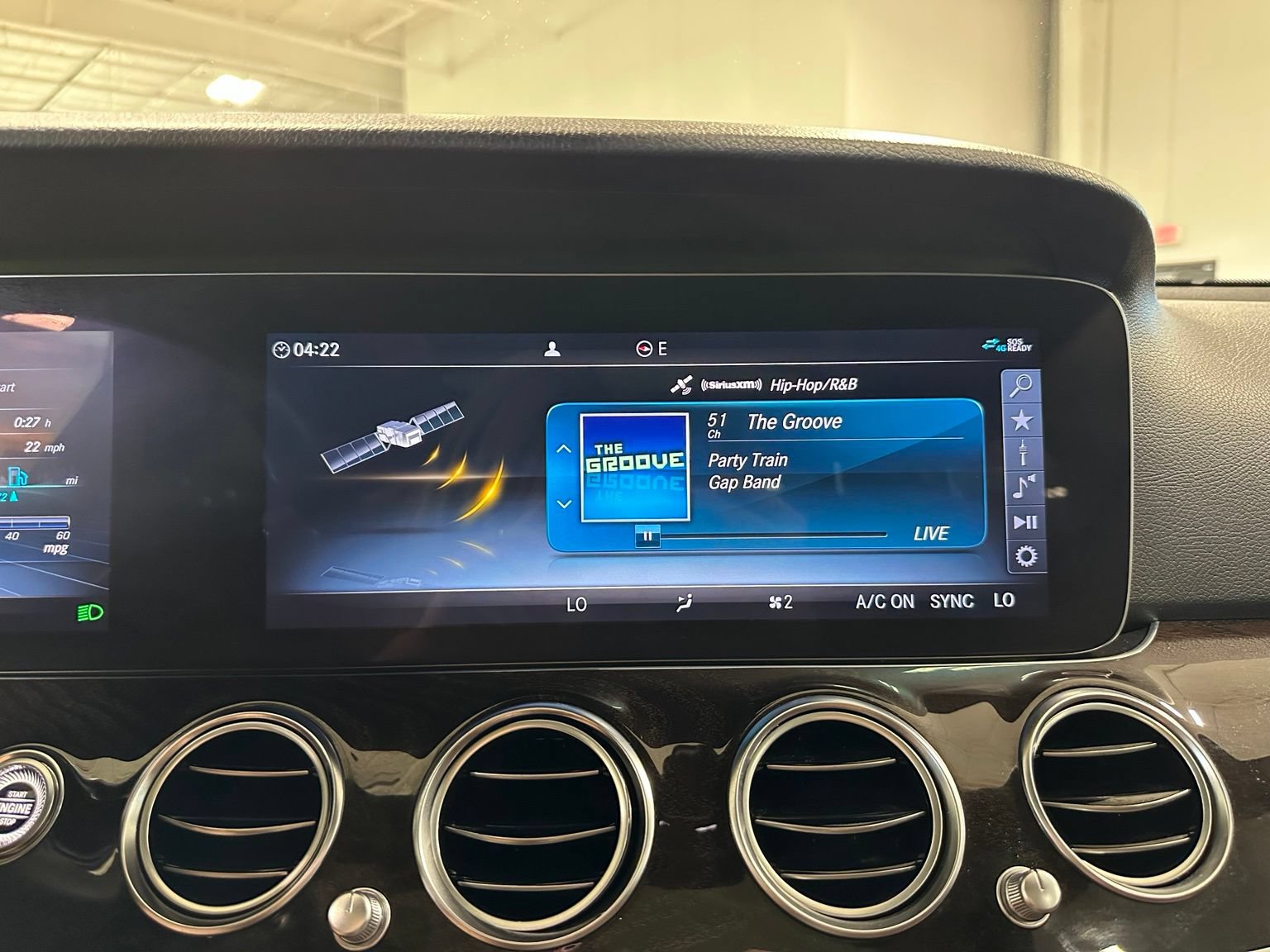 Used 2019 Mercedes-Benz E 300 image 25