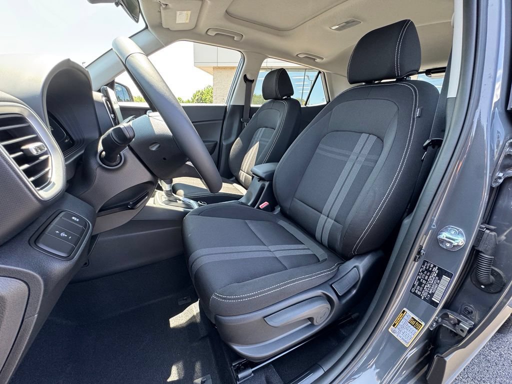 Used 2026 Hyundai Venue SEL FWD image 34
