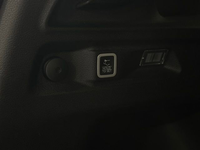 Used 2023 Jeep Grand Cherokee L Limited image 12