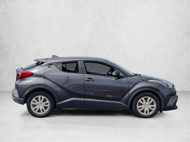 Used 2019 Toyota C-HR LE FWD image 4