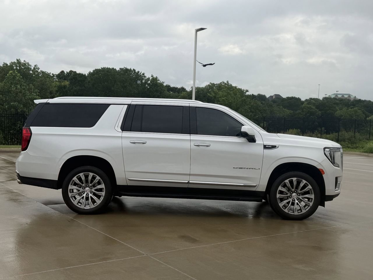 Used 2024 GMC Yukon XL Denali w/ Max Trailering Package AWD/4WD image 3