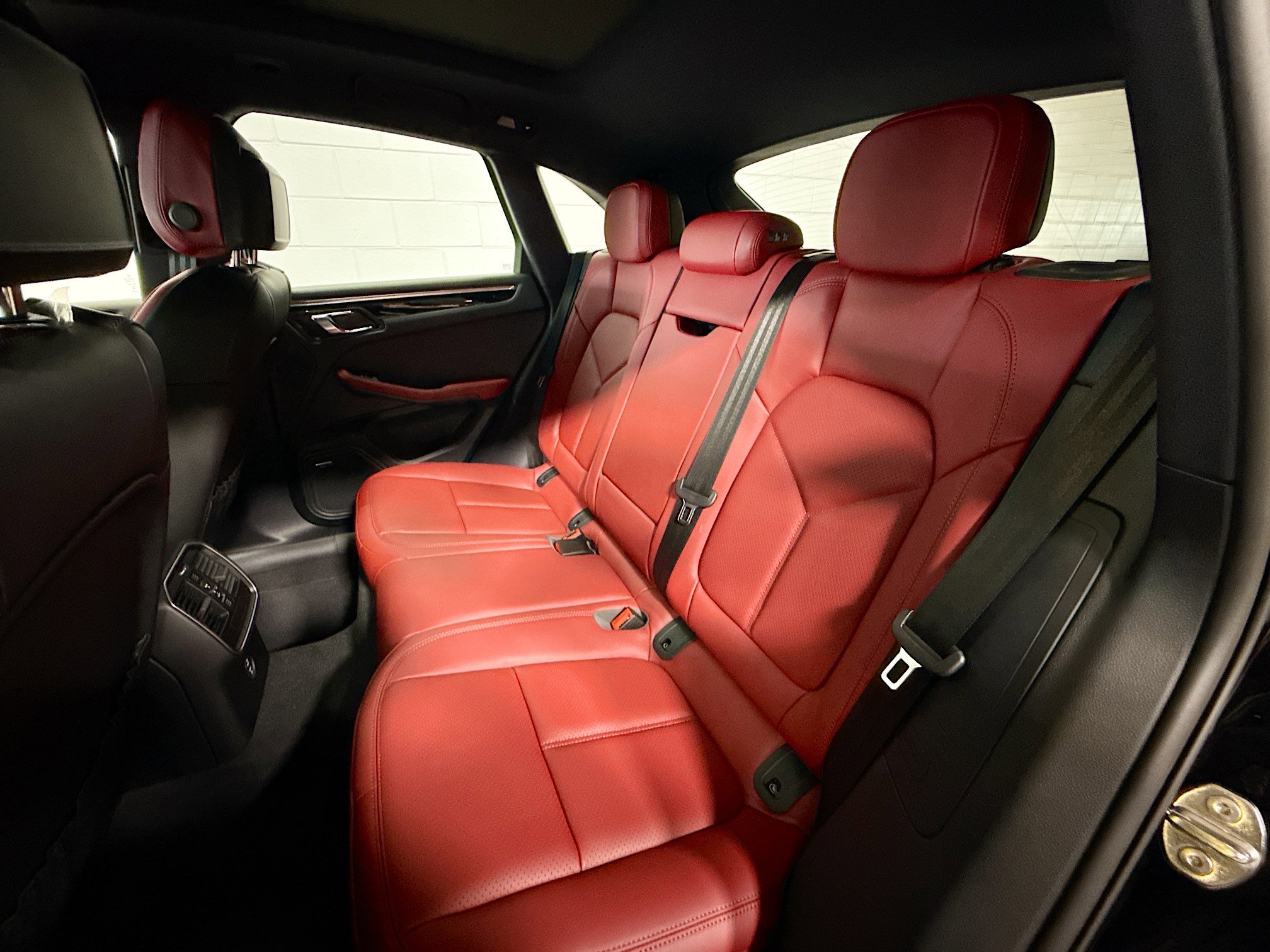 Certified 2026 Porsche Macan AWD/4WD image 19