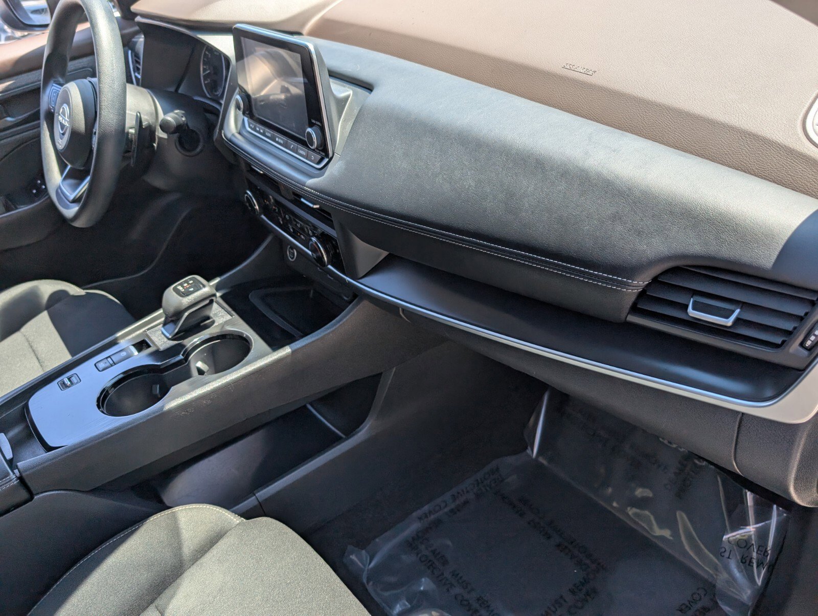 Used 2023 Nissan Rogue S FWD image 18