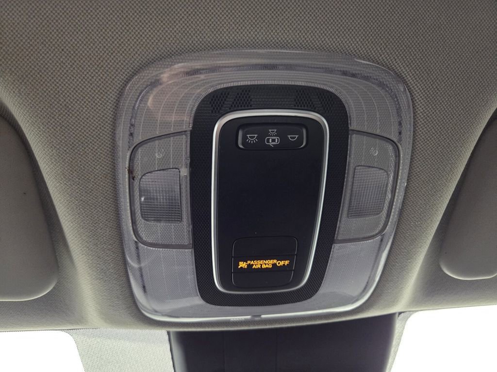 Used 2021 Hyundai Elantra SE image 16