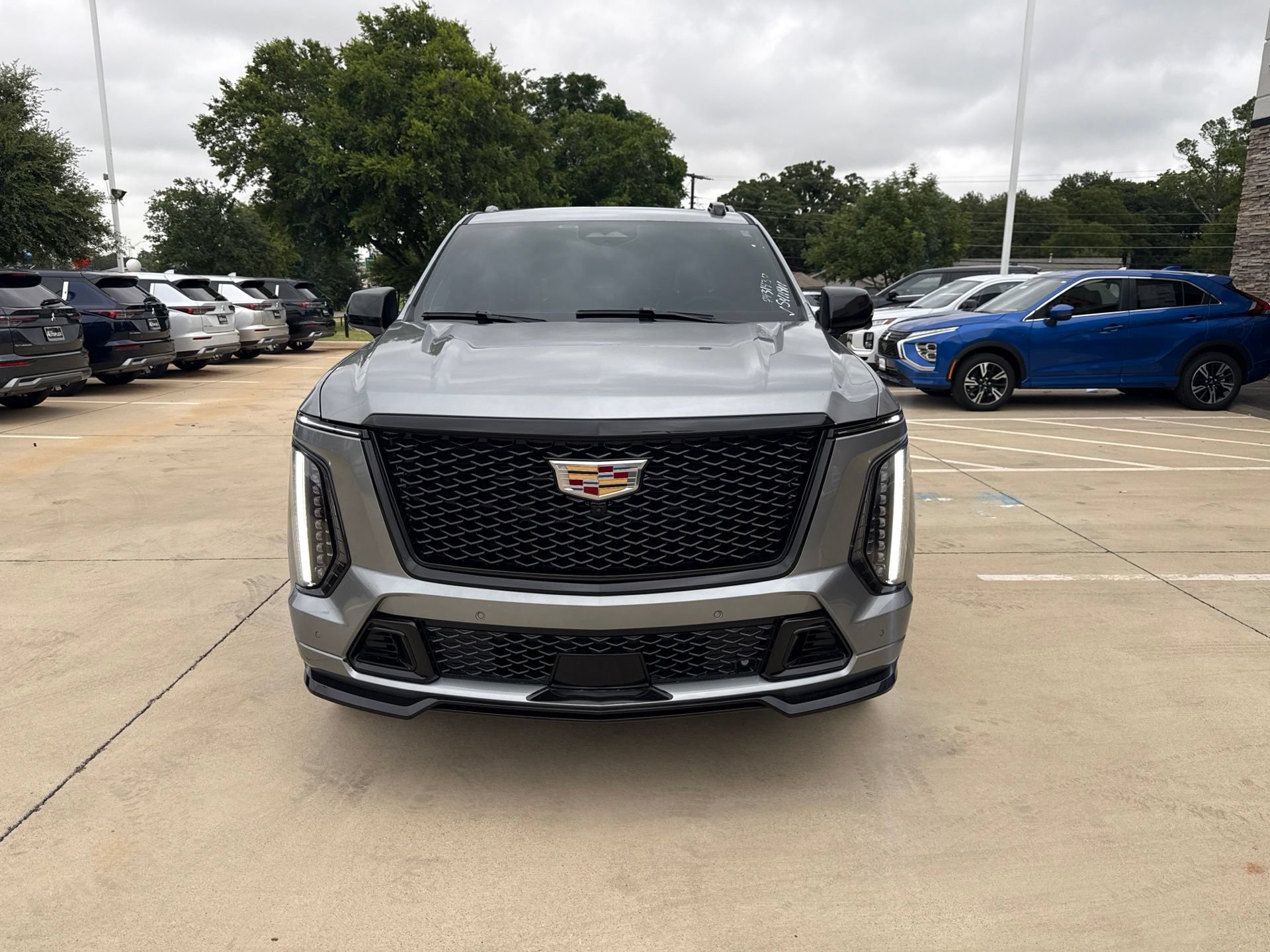 Used 2025 Cadillac Escalade V AWD/4WD image 2