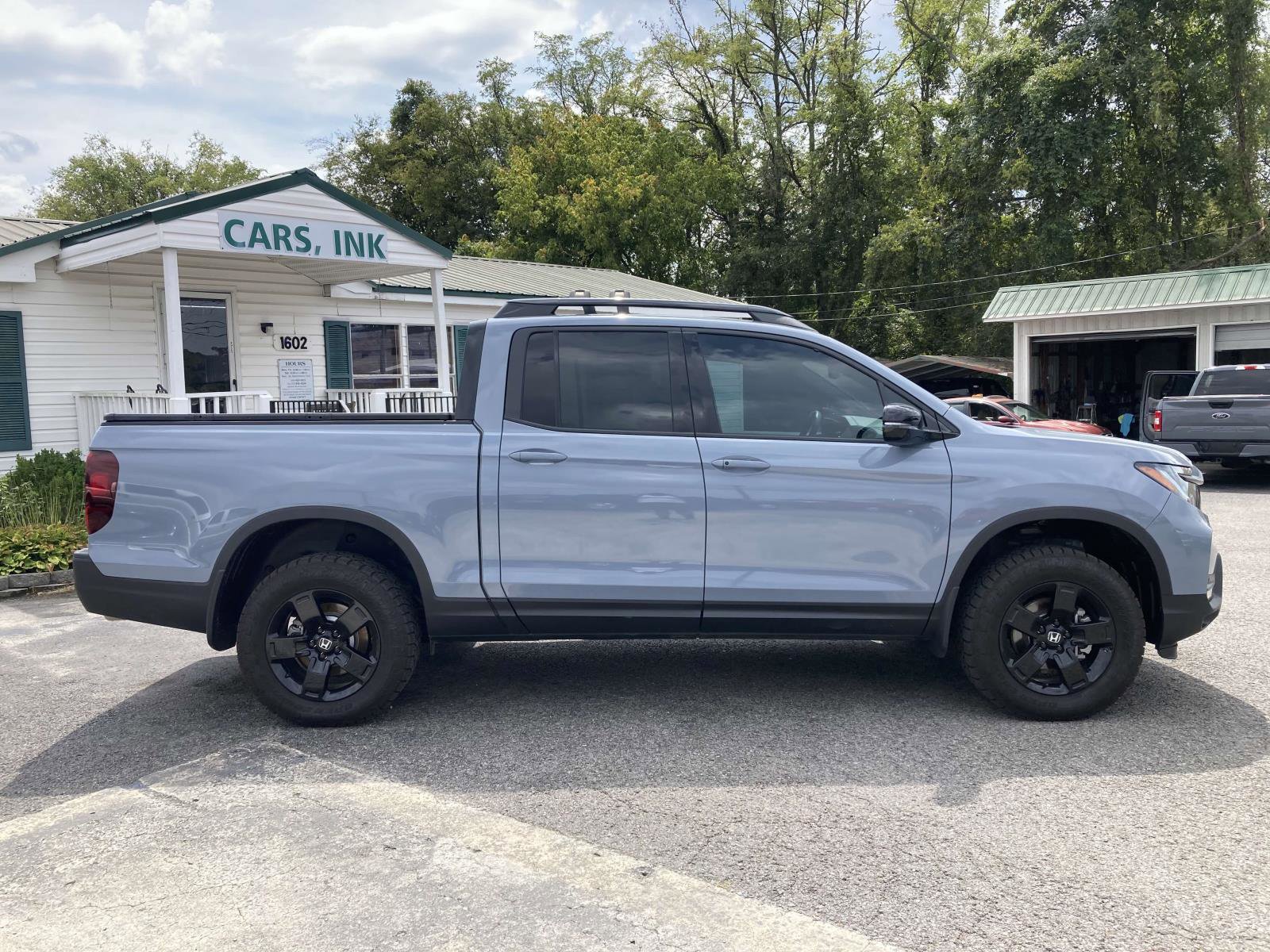 Used 2024 Honda Ridgeline Black Edition image 2