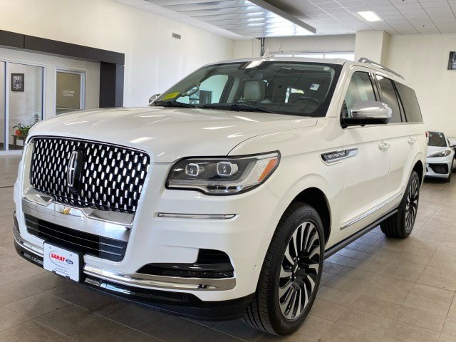Used 2024 Lincoln Navigator Black Label image 4