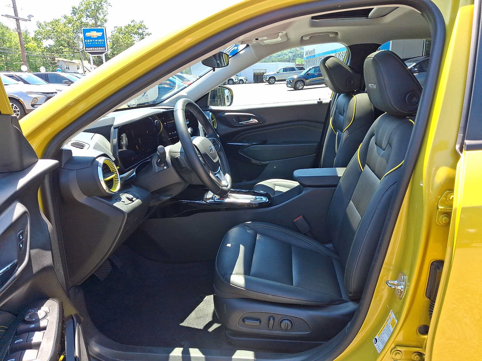 Certified 2024 Chevrolet Trax ACTIV w/ Sunroof Package FWD image 13