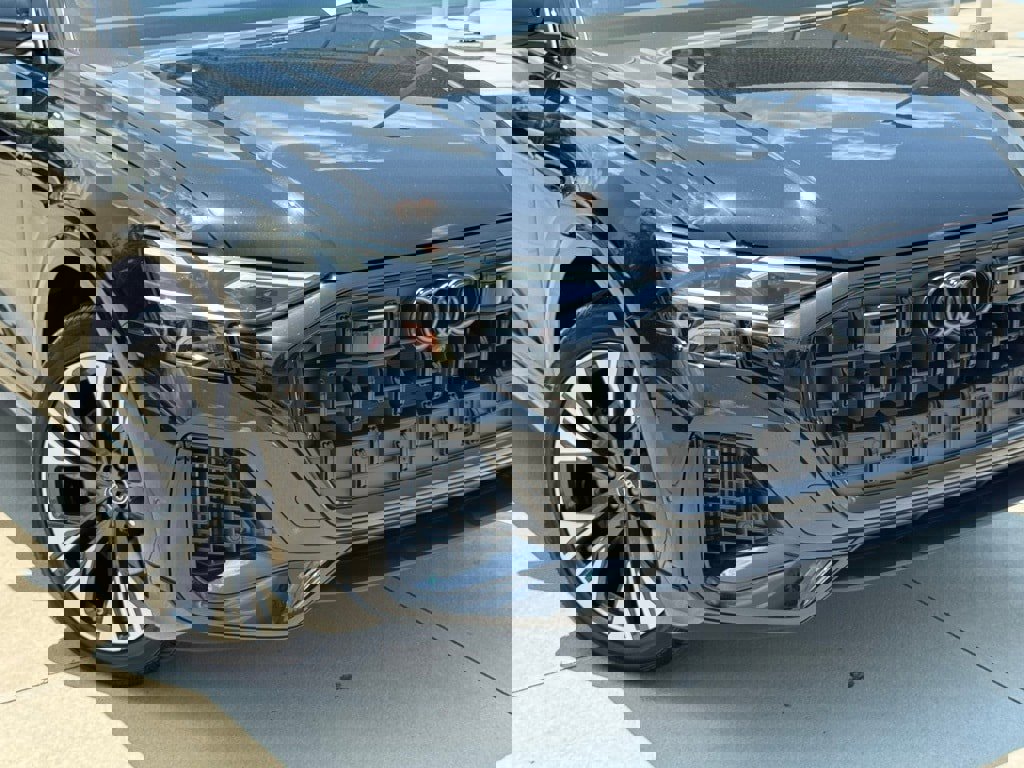 New 2025 Audi Q8 Premium image 6