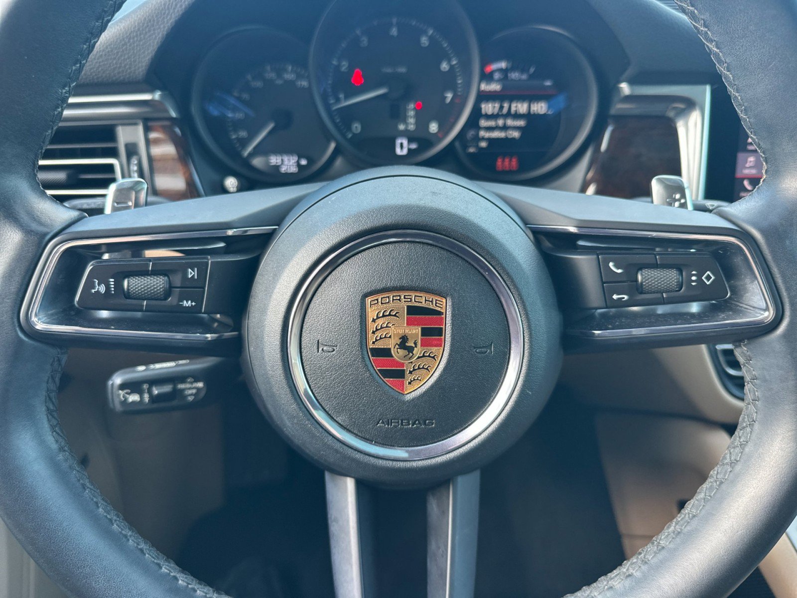 Certified 2023 Porsche Macan w/ Premium Package Plus image 23