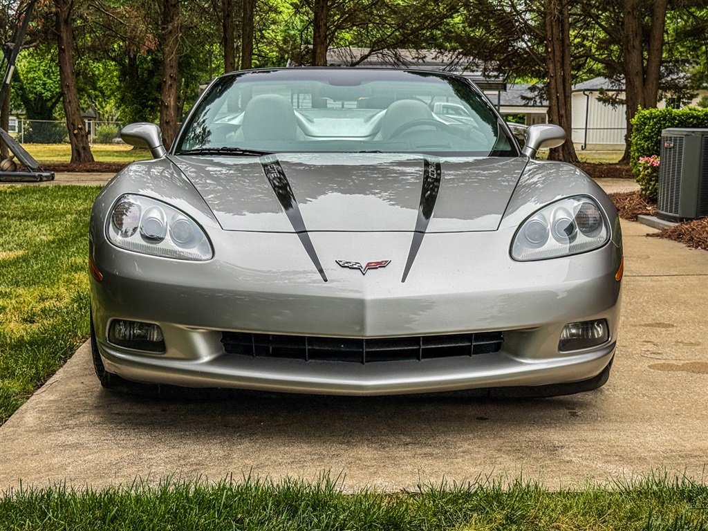 Used 2006 Chevrolet Corvette Convertible w/ Preferred Equipment Group RWD image 30