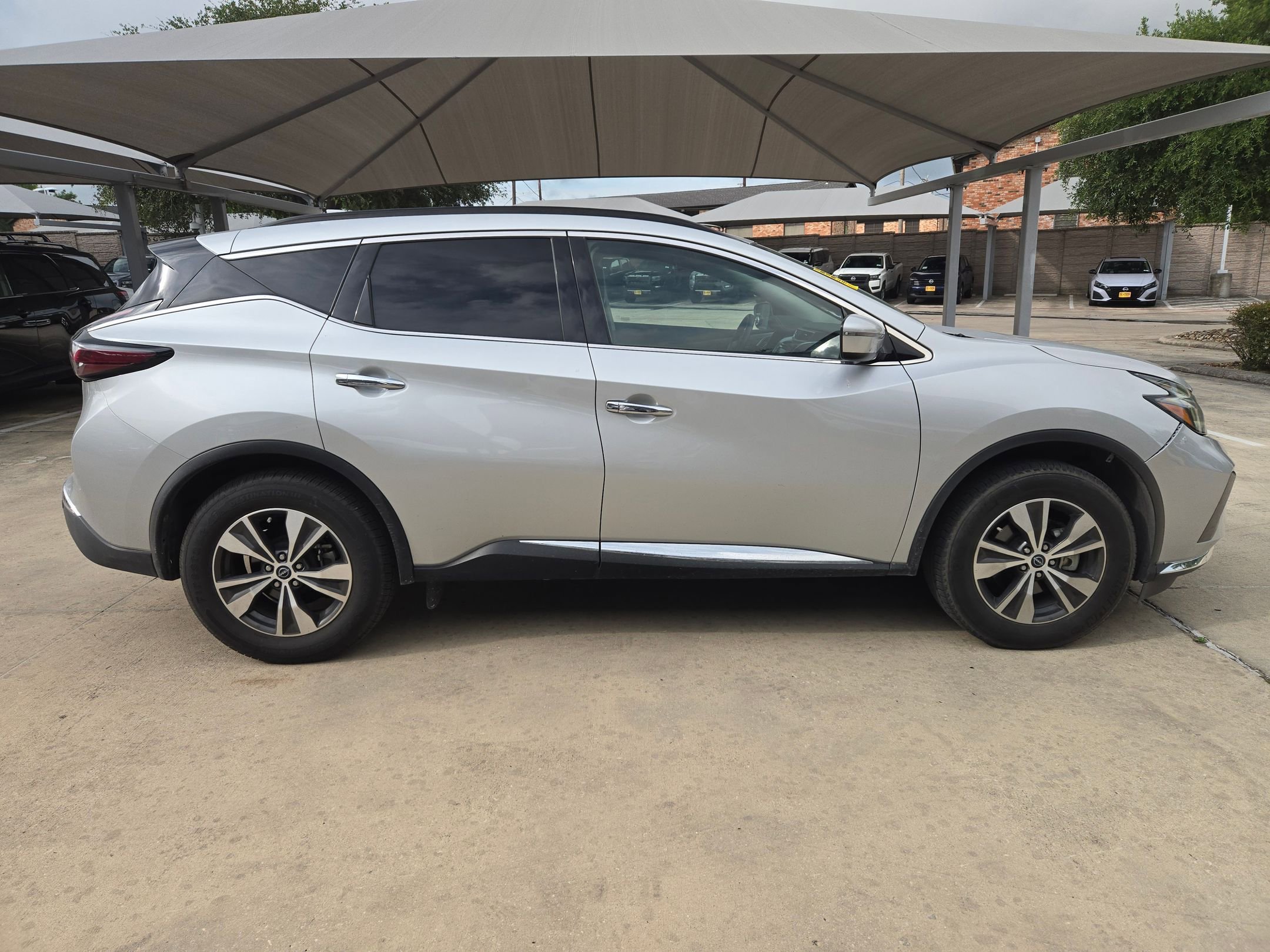 Used 2023 Nissan Murano SV FWD image 2