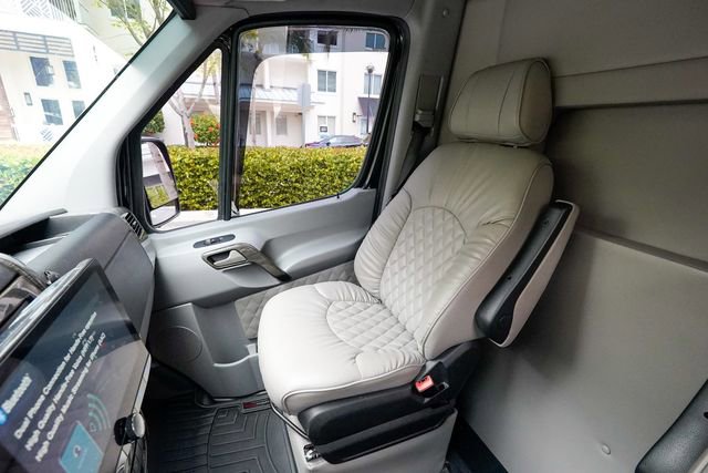 Used 2018 Mercedes-Benz Sprinter 3500 image 47