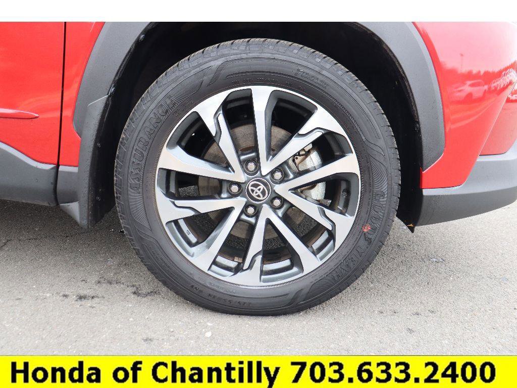 Used 2024 Toyota Corolla Cross XLE w/ Convenience Package image 35