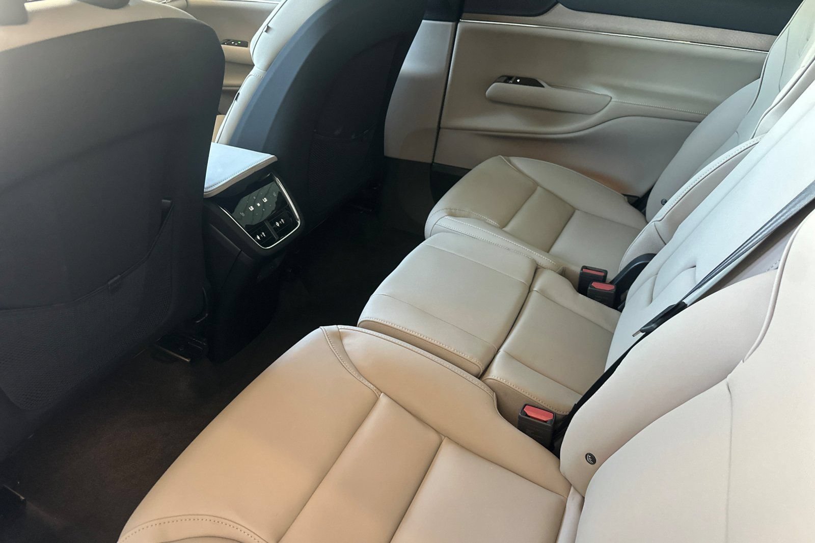 New 2026 Volvo EX90 Plus AWD/4WD image 11