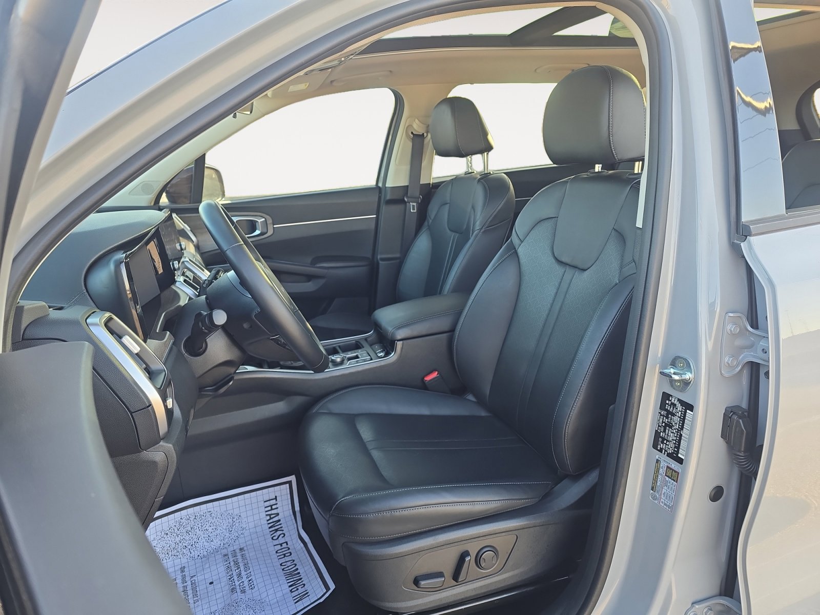 Used 2022 Kia Sorento EX w/ Panoramic Sunroof Package image 19