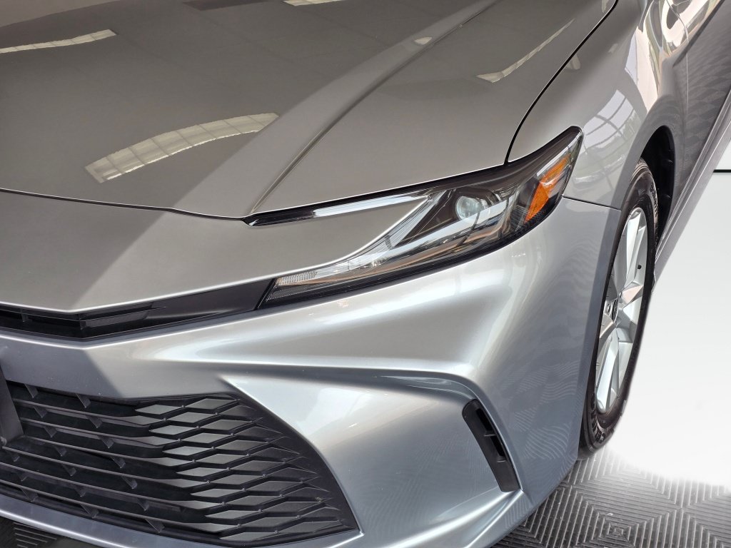 Used 2025 Toyota Camry LE FWD image 10