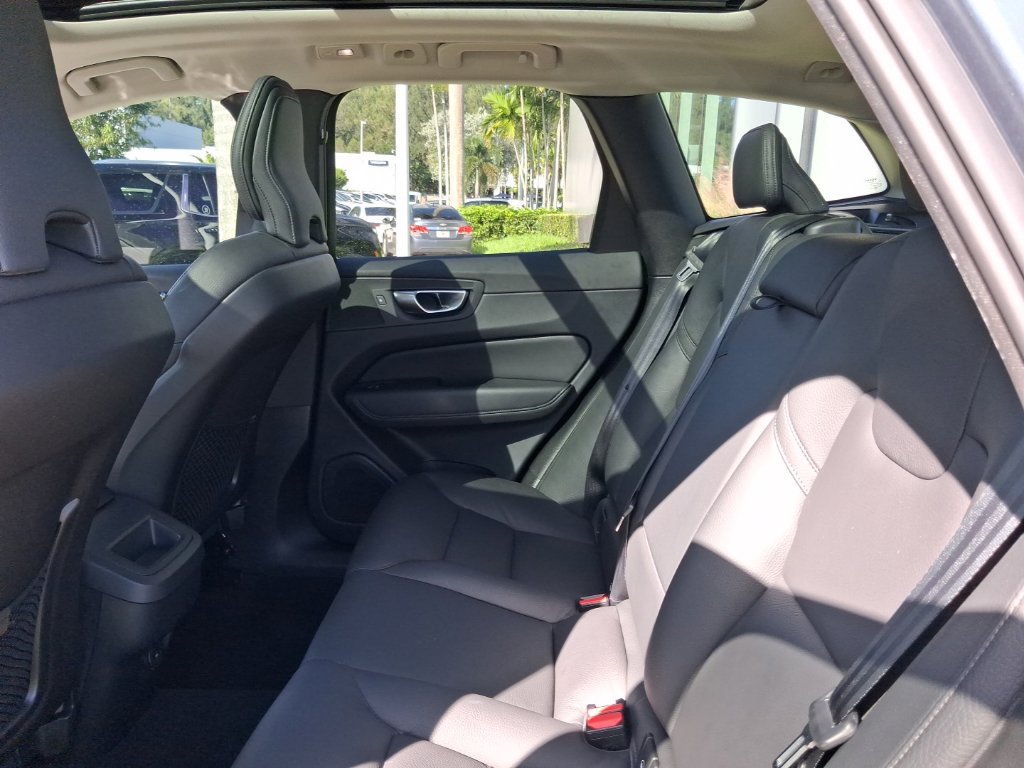 Certified 2024 Volvo XC60 B5 Plus w/ Protection Package Premier AWD/4WD image 8