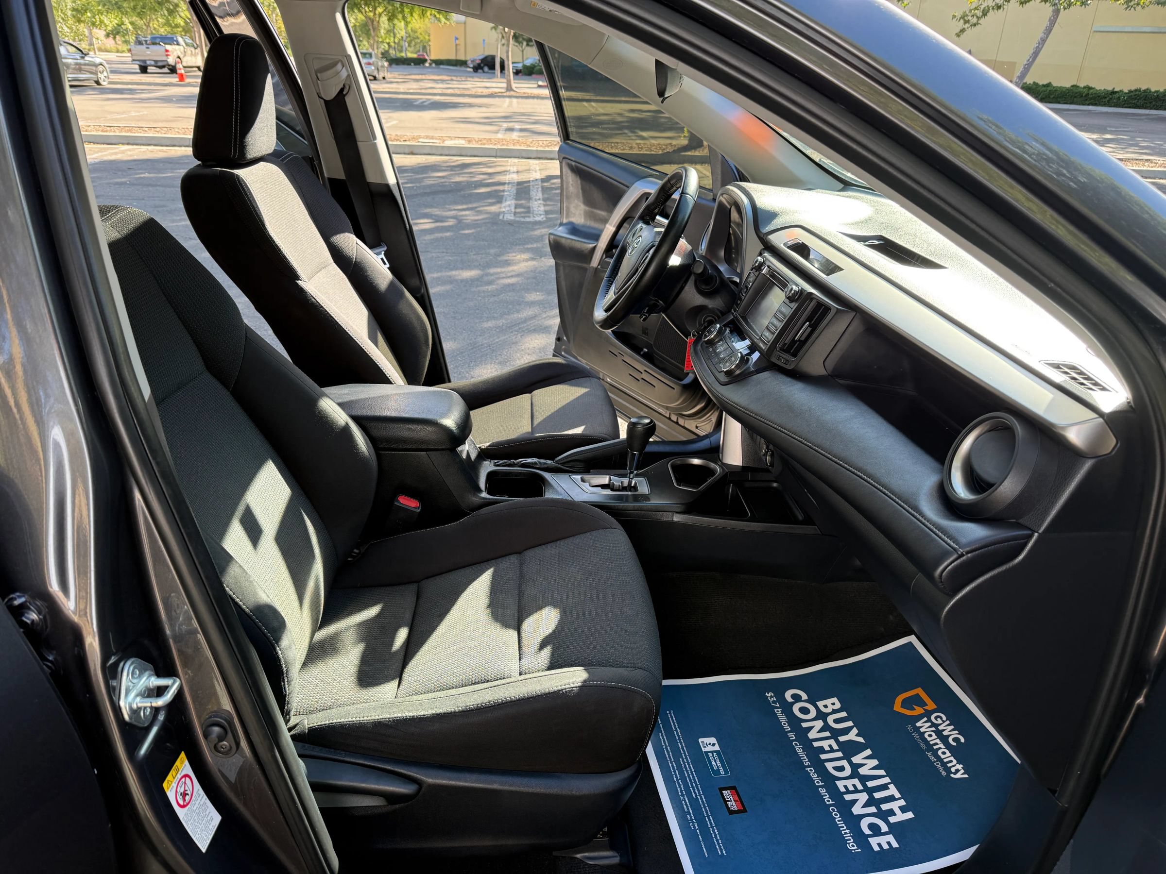 Used 2017 Toyota RAV4 XLE w/ Carpet Mat Package FWD image 19