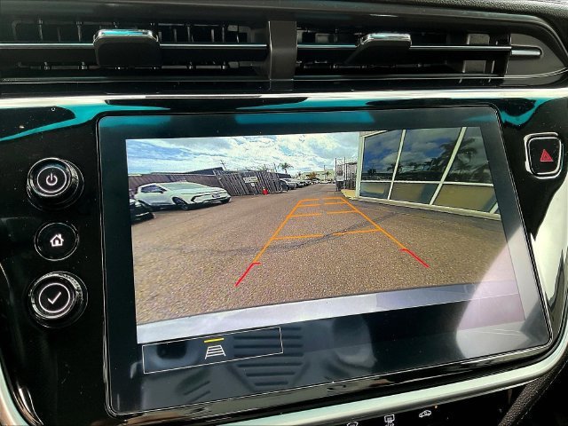 Used 2023 Chevrolet Bolt LT w/ Driver Confidence Package FWD image 16