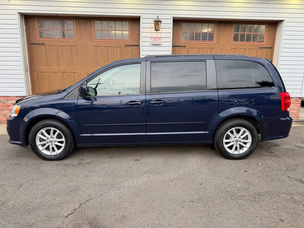 Used 2016 Dodge Grand Caravan SXT w/ Rear Park Assist Package FWD image 6