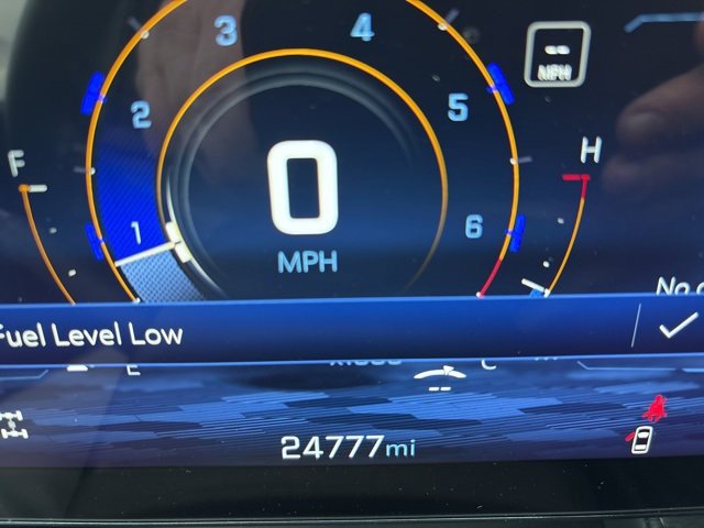 Used 2025 Chevrolet Equinox LT w/ Convenience Package II image 3