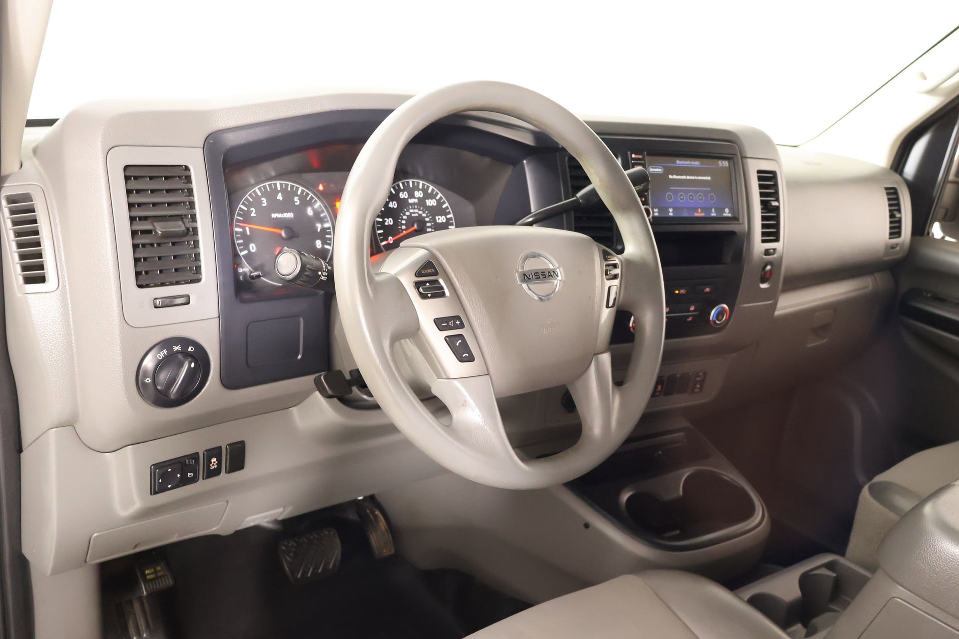 Used 2020 Nissan NV 2500 SV image 2